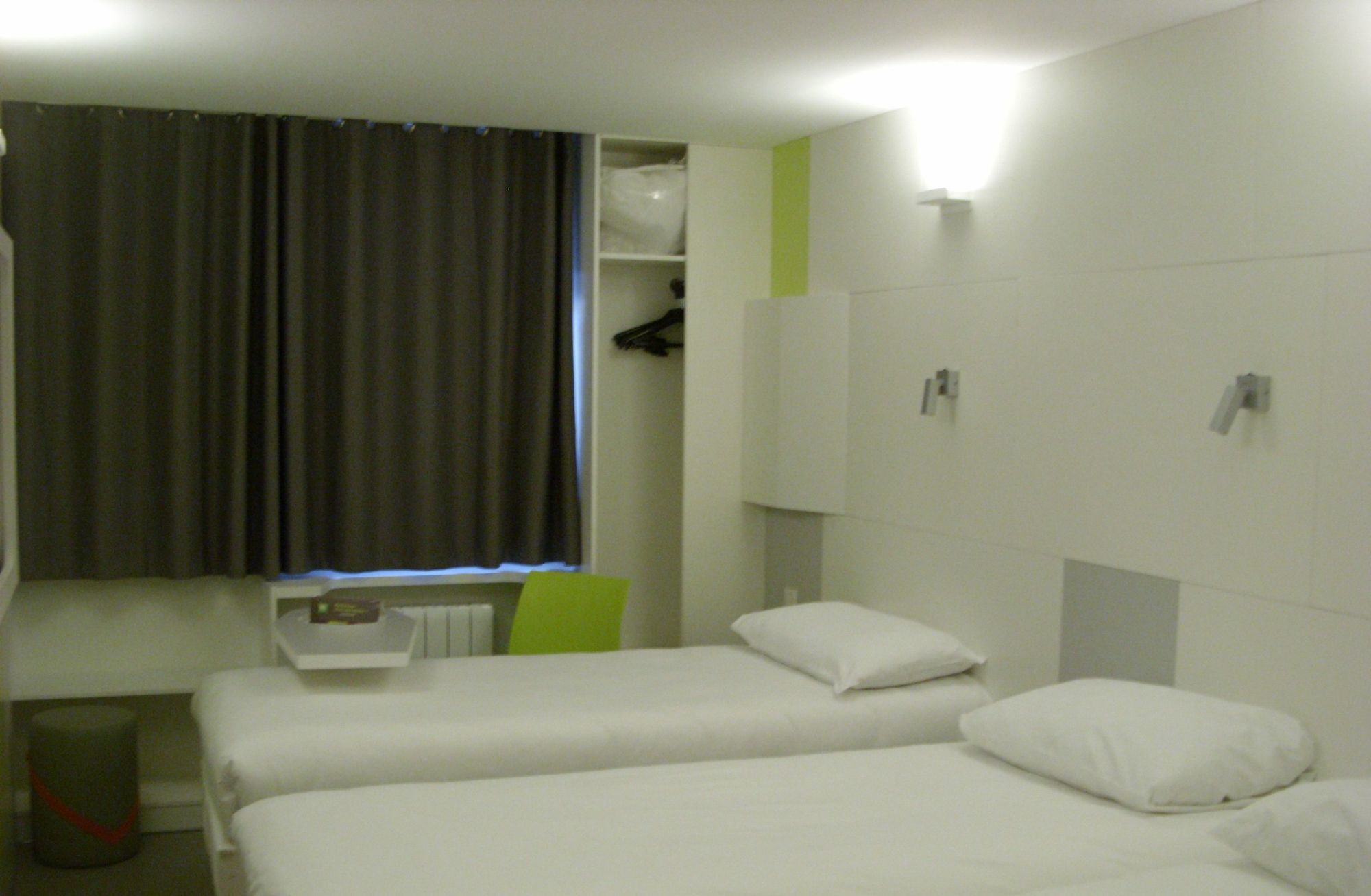 Ibis Styles Paris Saint Ouen Hotel Exterior photo