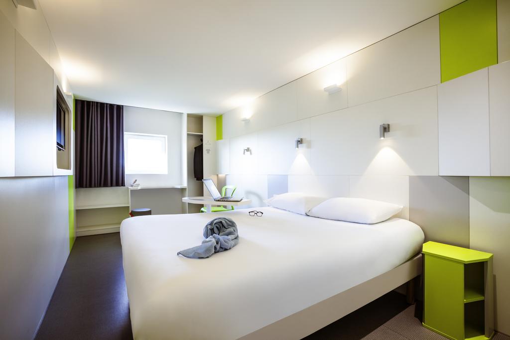 Ibis Styles Paris Saint Ouen Hotel Exterior photo