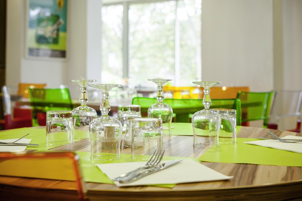 Ibis Styles Paris Saint Ouen Hotel Exterior photo