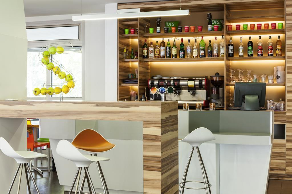Ibis Styles Paris Saint Ouen Hotel Exterior photo