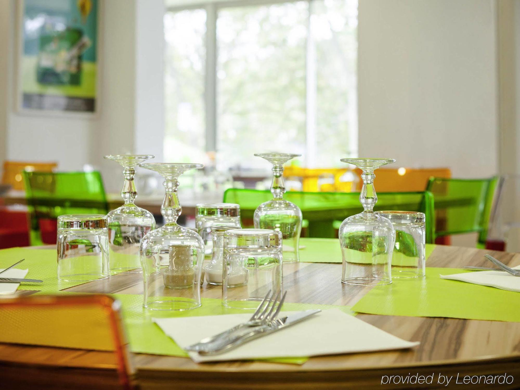 Ibis Styles Paris Saint Ouen Hotel Exterior photo