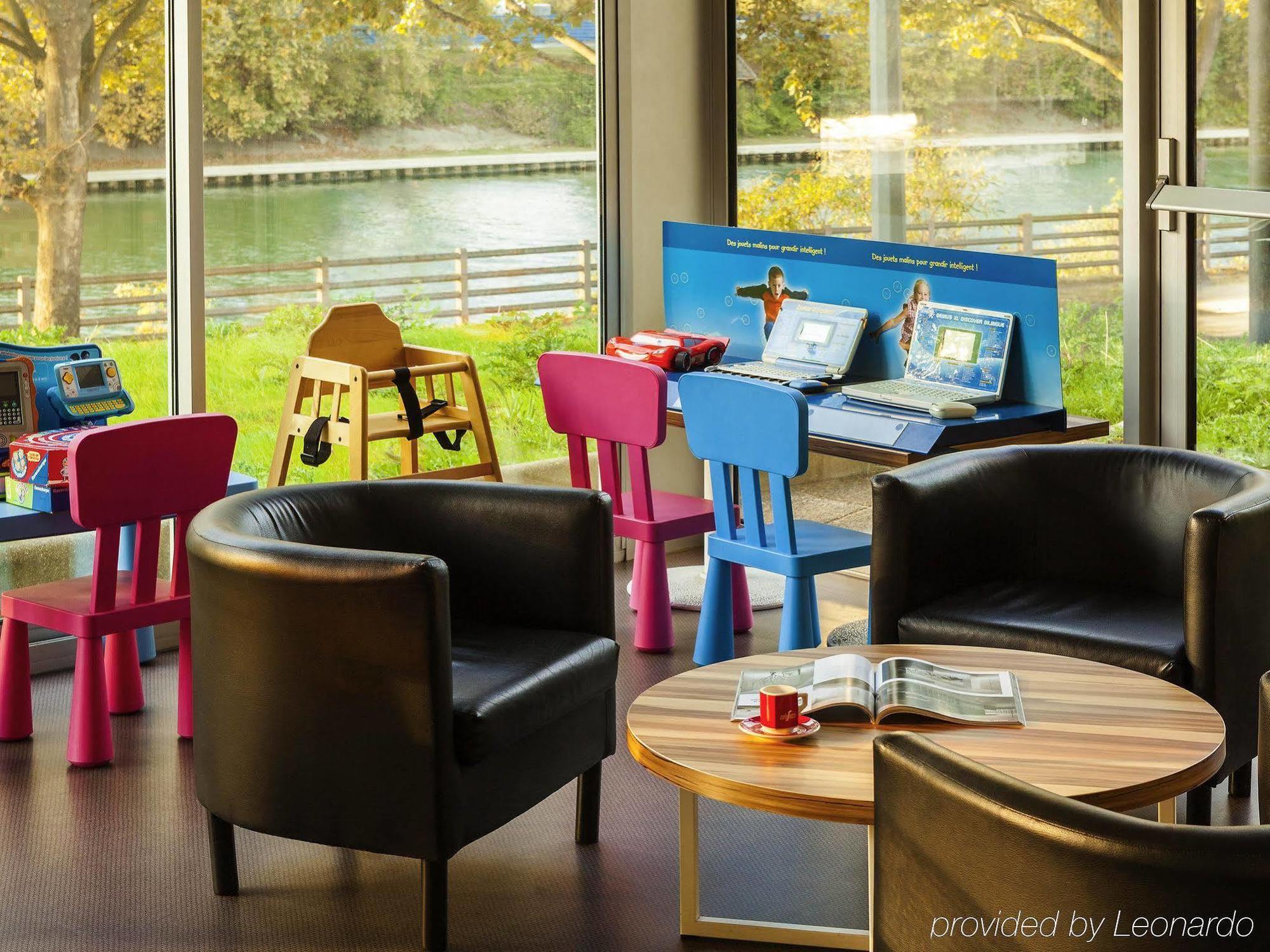 Ibis Styles Paris Saint Ouen Hotel Exterior photo