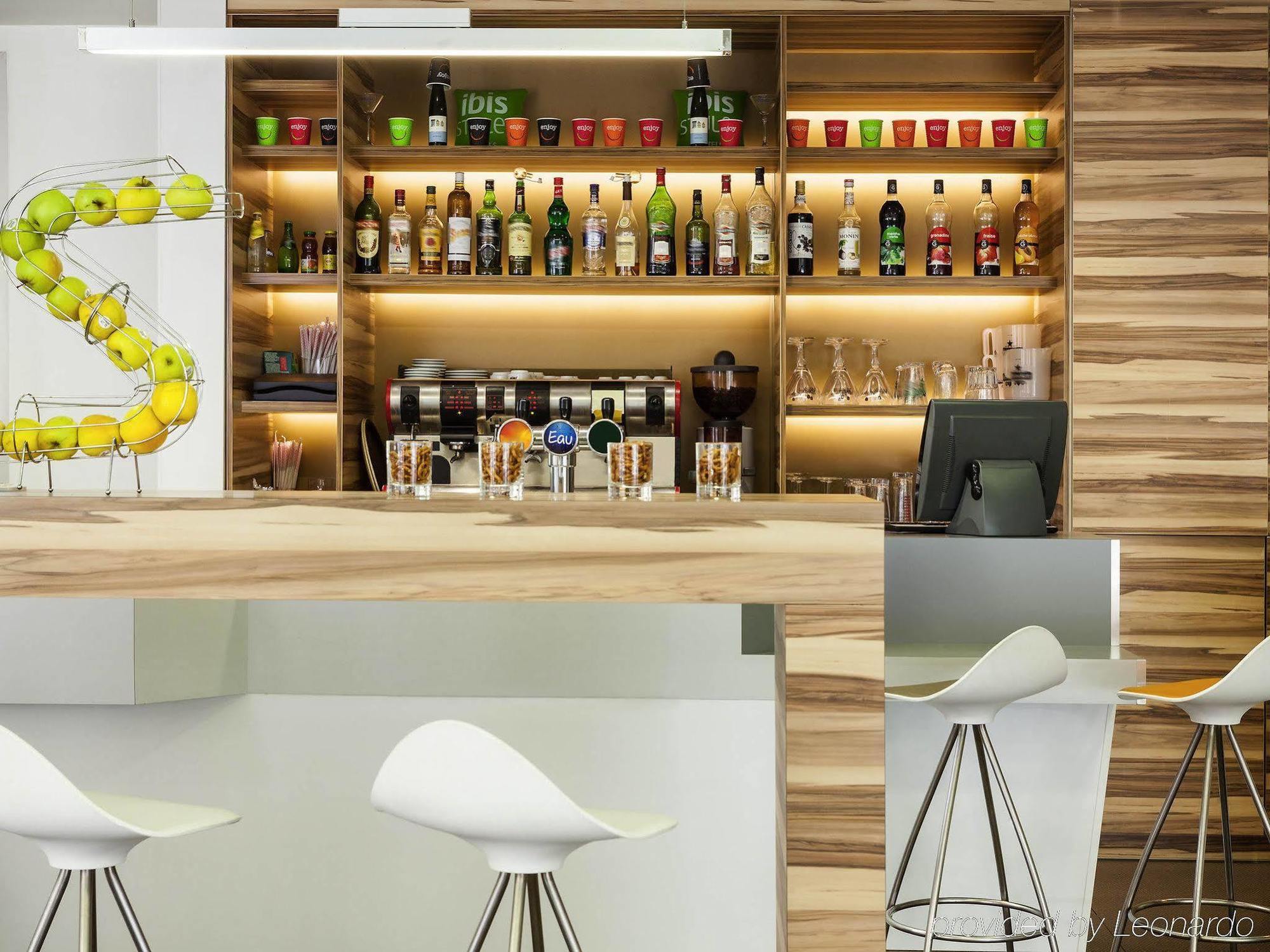 Ibis Styles Paris Saint Ouen Hotel Exterior photo