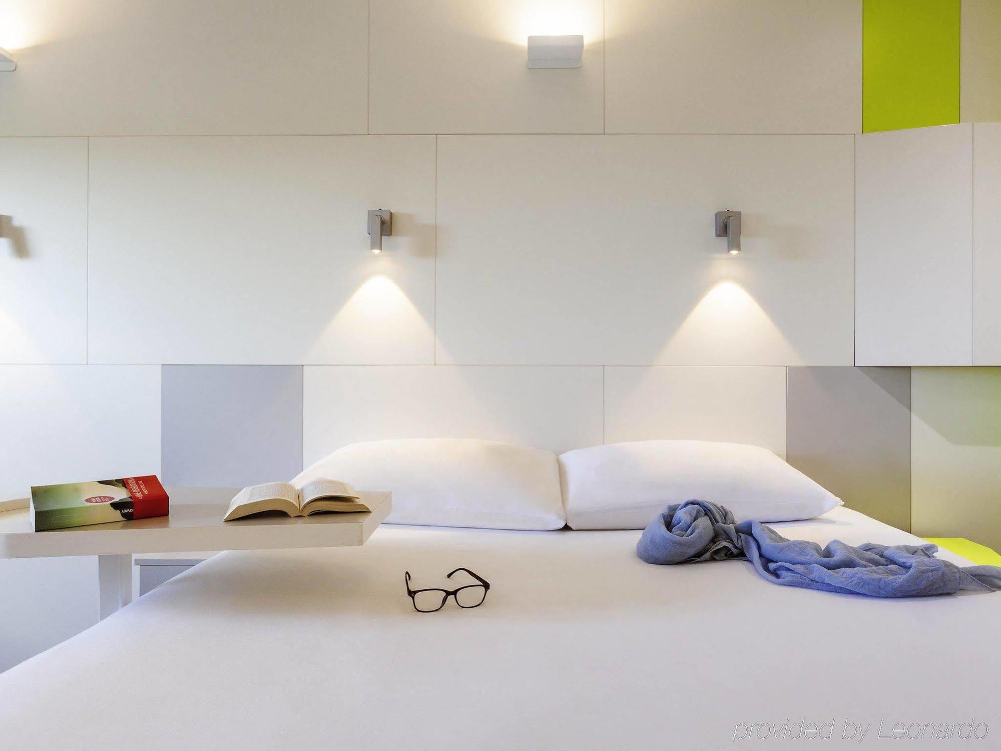 Ibis Styles Paris Saint Ouen Hotel Exterior photo