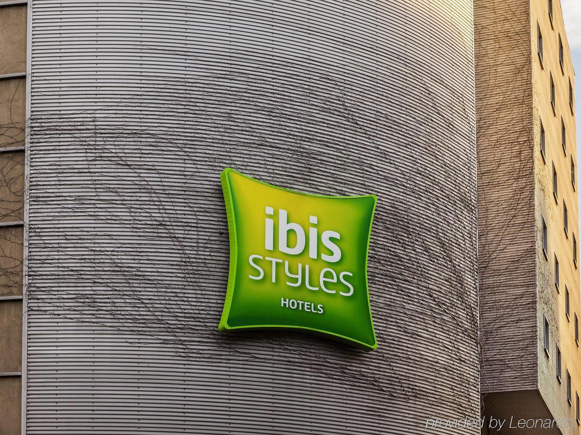 Ibis Styles Paris Saint Ouen Hotel Exterior photo